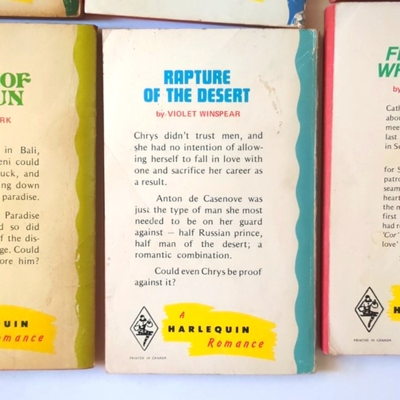 Vintage Harlequin Romance pocketbooks! - Picture 7 of 11